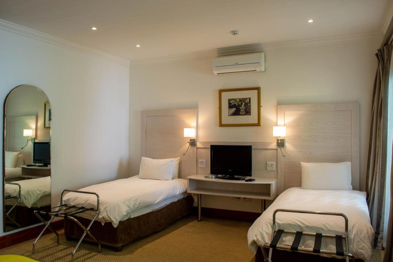 Val Du Charron Wine & Leisure Estate Hotel Wellington Buitenkant foto